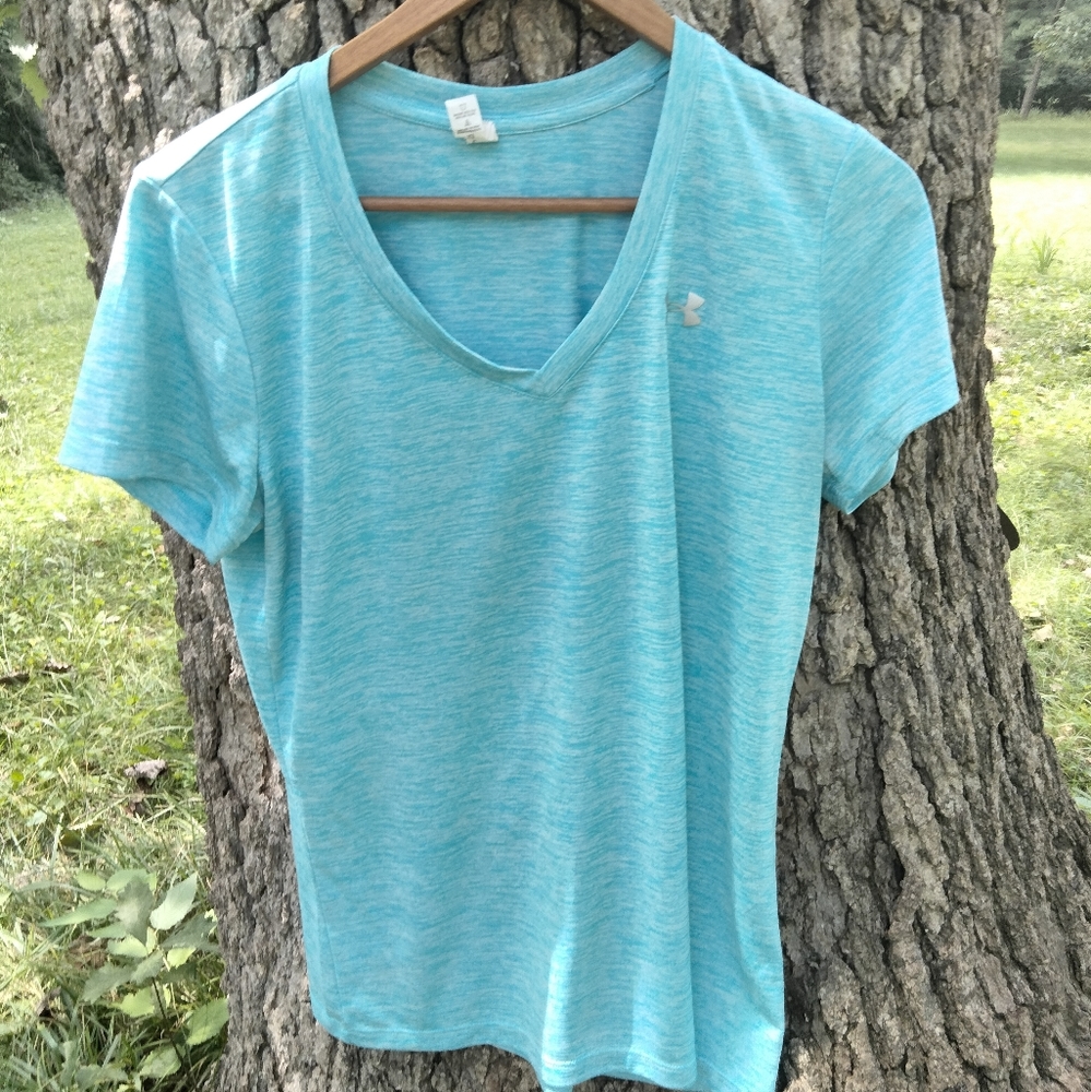 💲CLEARANCE💲Under Armour Heat Gear Tee-shirt in size M